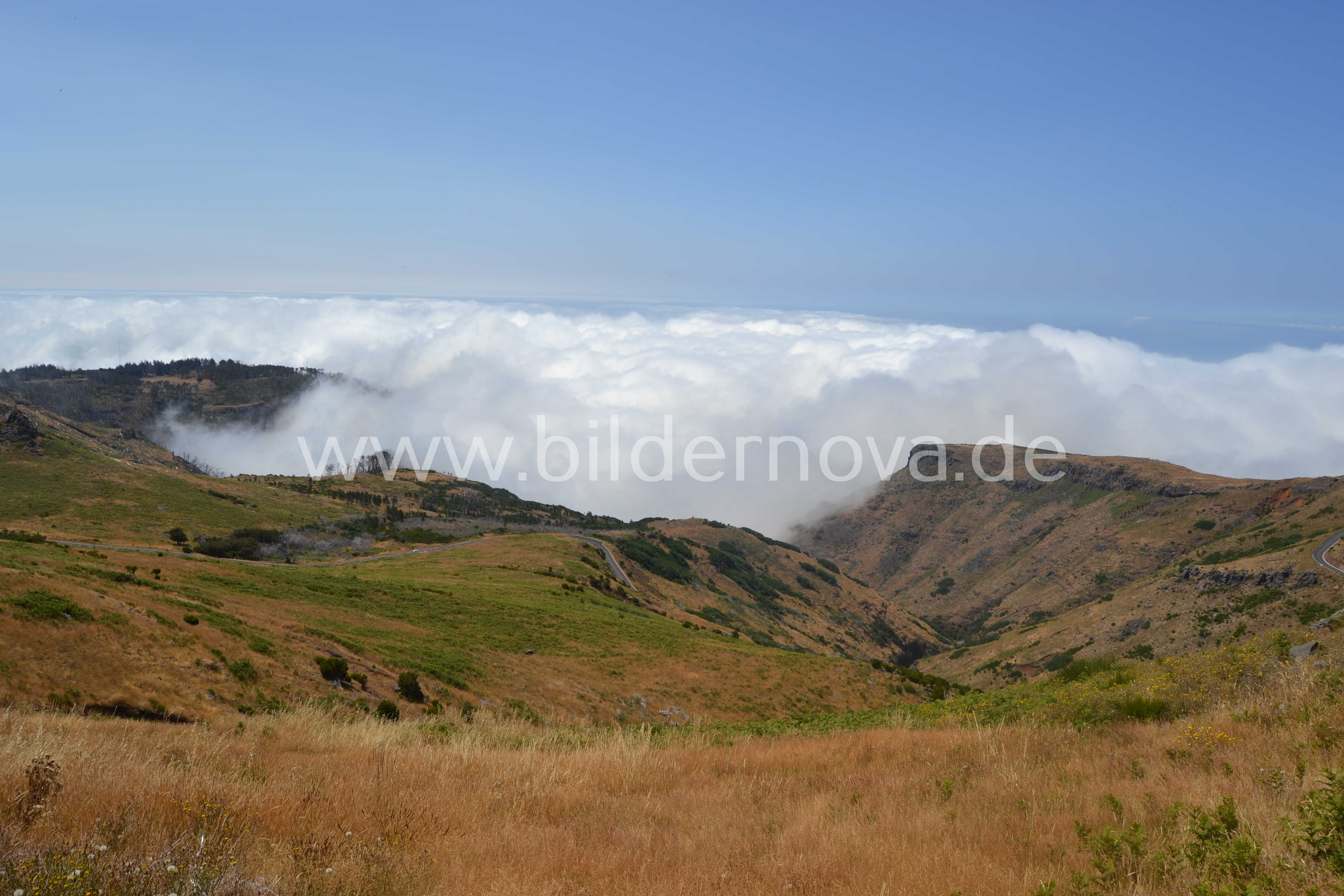 Madeira/Portugal - Gebirge - Wolken (ID: 000085)